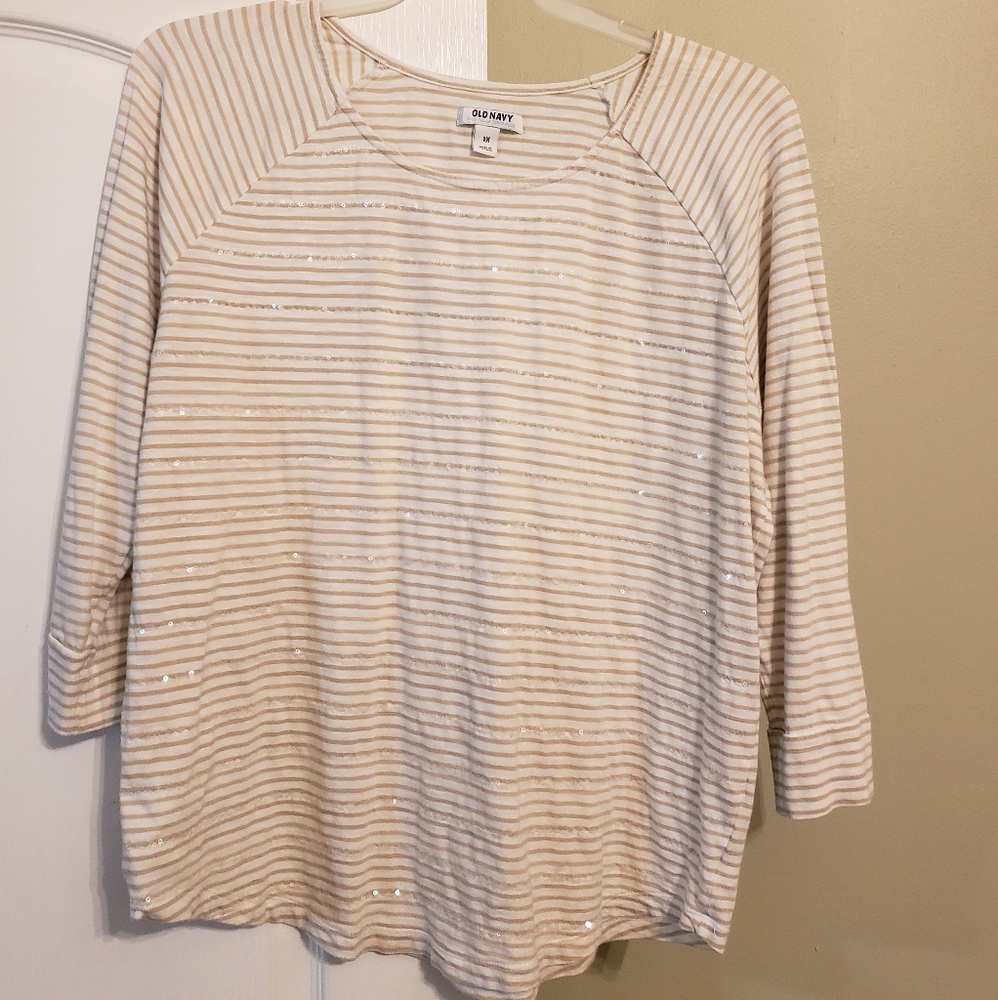 3/4 sleeve Old Navy shirt